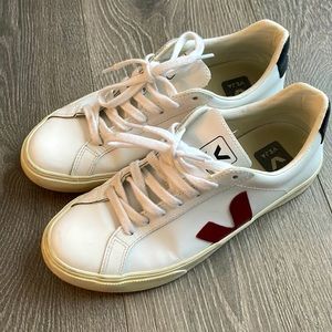 Veja sneaker size 7